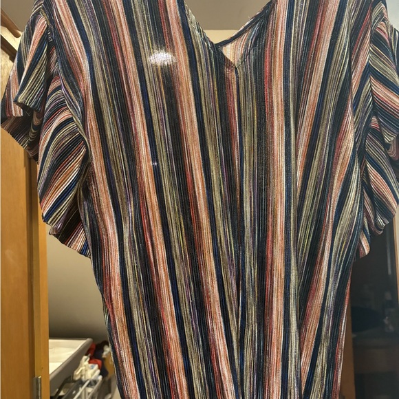 Stunning Anthropologie shimmery thread ruffle top - Picture 4 of 6